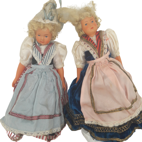 Lot de 2 poupées de collection anciennes régionales -